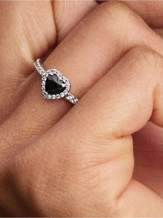 Pandora Sterling Silver Black Heart Ring in case size 7 - Picture 1 of 4